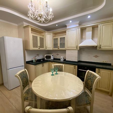 Luxury Apartment Near The Shopping Center Qazaqstan Astana Bagian luar foto